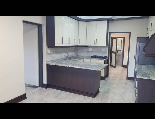 2 BEDROOM PROPERTY TO RENT IN MENLO PARK